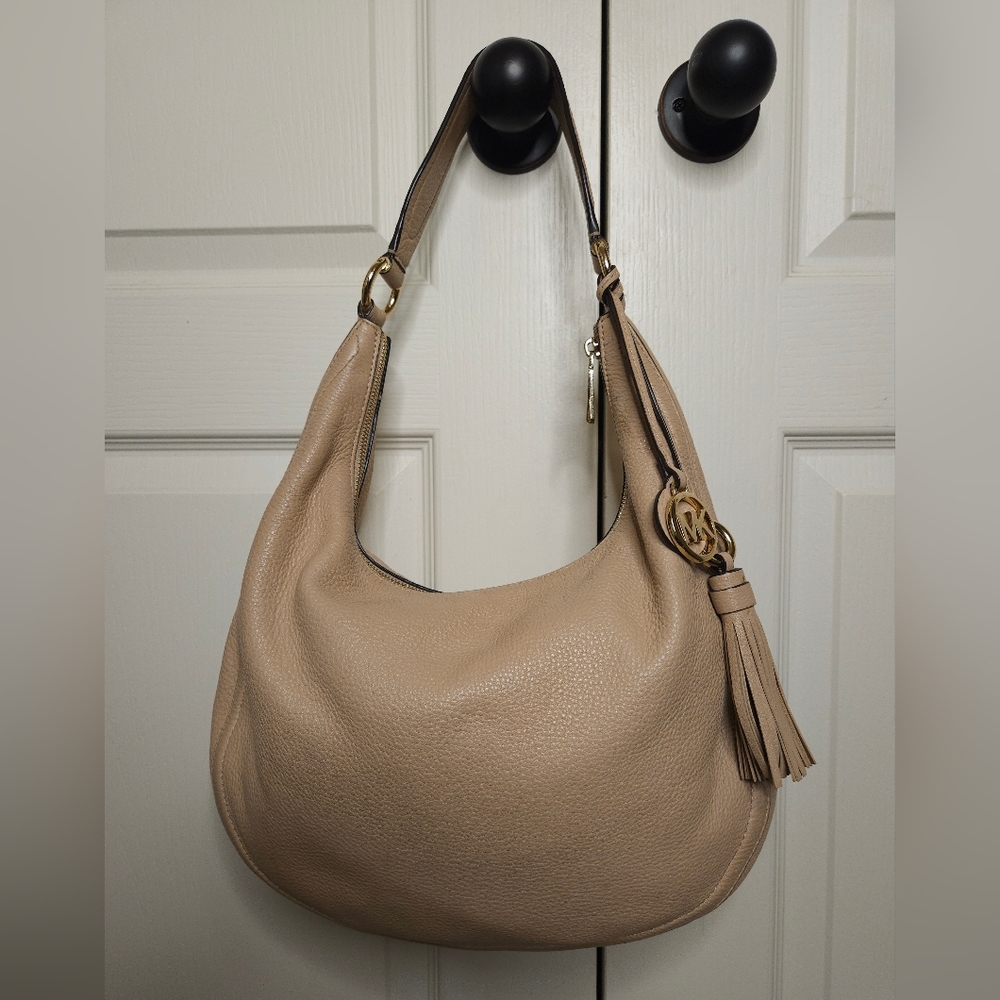HP!! MICHAEL KORS CREAM TASSEL LARGE LYDIA HOBO BAG - Picture 3 of 16